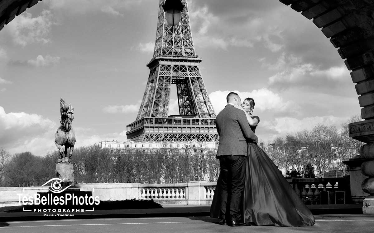 Photo de couple à paris Pont Bir-Hakeim, photos de mariage Paris Pont Bir-Hakeim