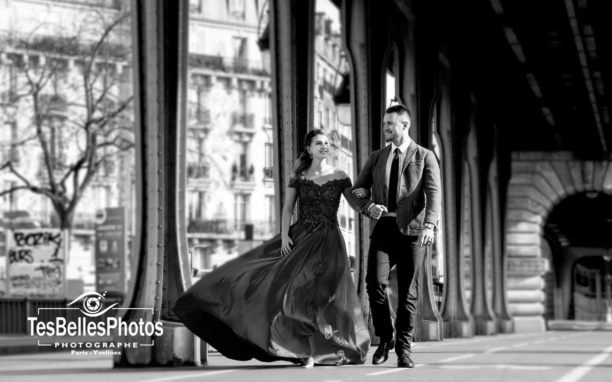 Photo couple mariage Paris, shooting couple photo de mariage au Pont Bir-Hakeim