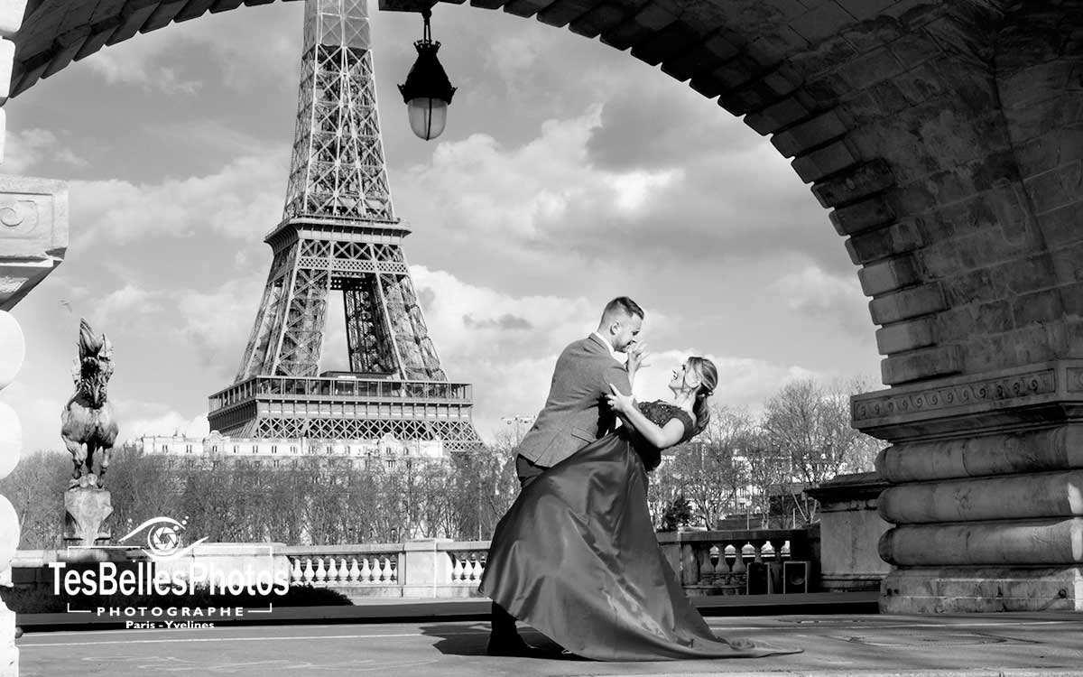 Photo couple Pont Bir-Hakeim Paris, shooting photo couple Paris Pont Bir-Hakeim