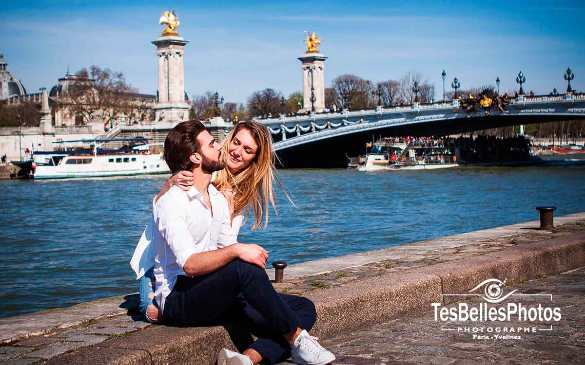 Photographe couple Paris pour séance shooting photo couple lifestyle Paris