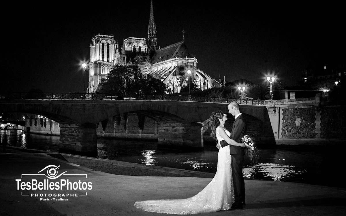 Photo de mariage séance couple au quais de Seine et pont de l'Archevêché à Paris