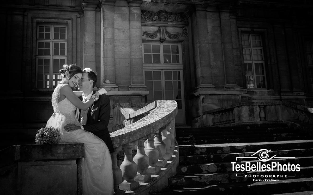 Séance photo de couple à Paris, photo de couple au Palais-Royal